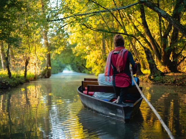 Balade en barque dans le Marais poitevin