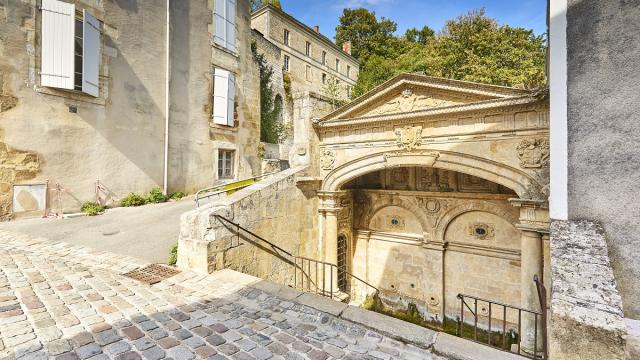 Fontenay-le-Comte - Patrimoine - Fontaine des 4 Tias