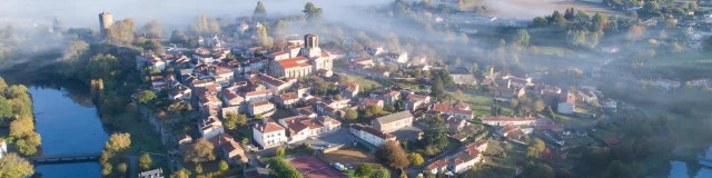 Visite Guidee Vouvant Vue Aerienne 85120 2