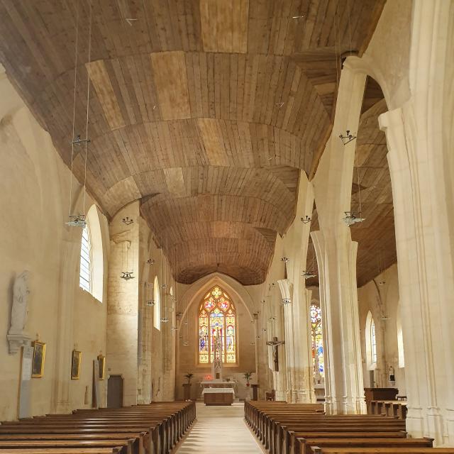 Foussais-Payré - église romane vue intérieure