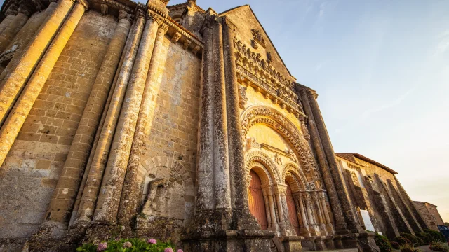 Vouvant patrimoine - Église et portail