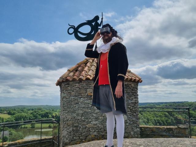 François Viète en haut de la tour Mélusine