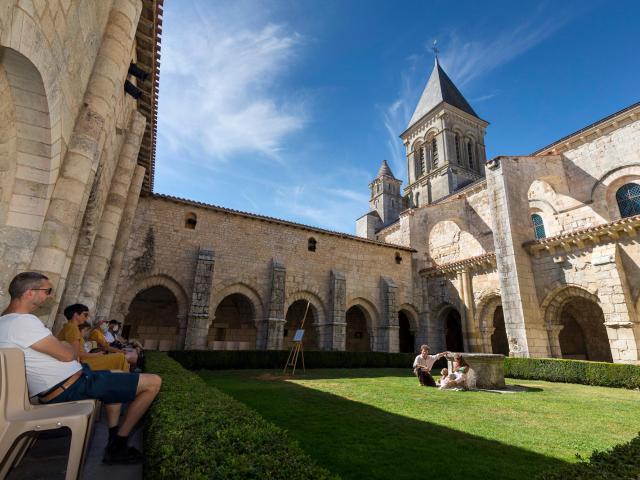 Abbaye de Nieul-sur-l'Autise Visite Spectacle