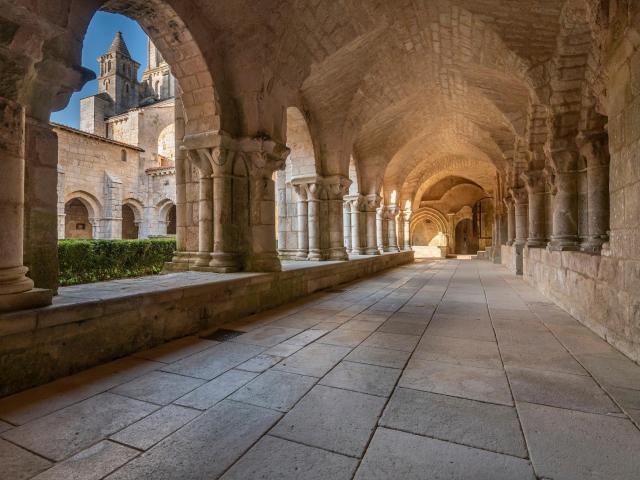 Nieul-sur-l'Autise et Abbaye, Petite Cité de Caractère en Vendée