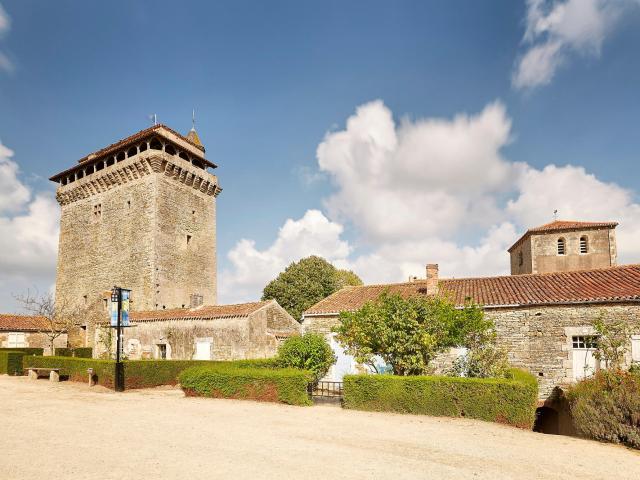 Donjon de Bazoges en Pareds