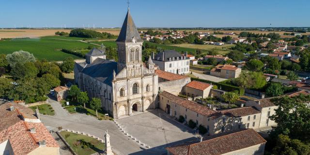 Nieul-sur-l'Autise et Abbaye, Petite Cité de Caractère en Vendée